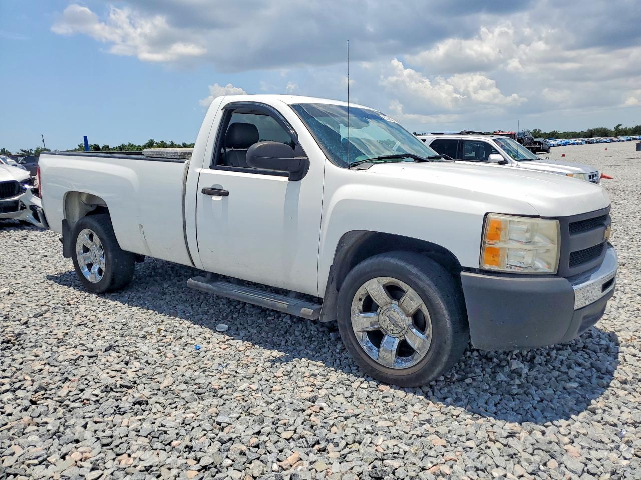 2011 Chevrolet Silverado C1500 - Image 4