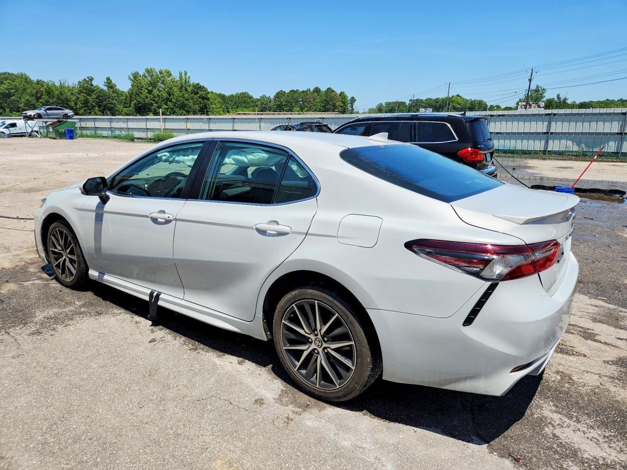 2024 Toyota Camry Se - Image 2