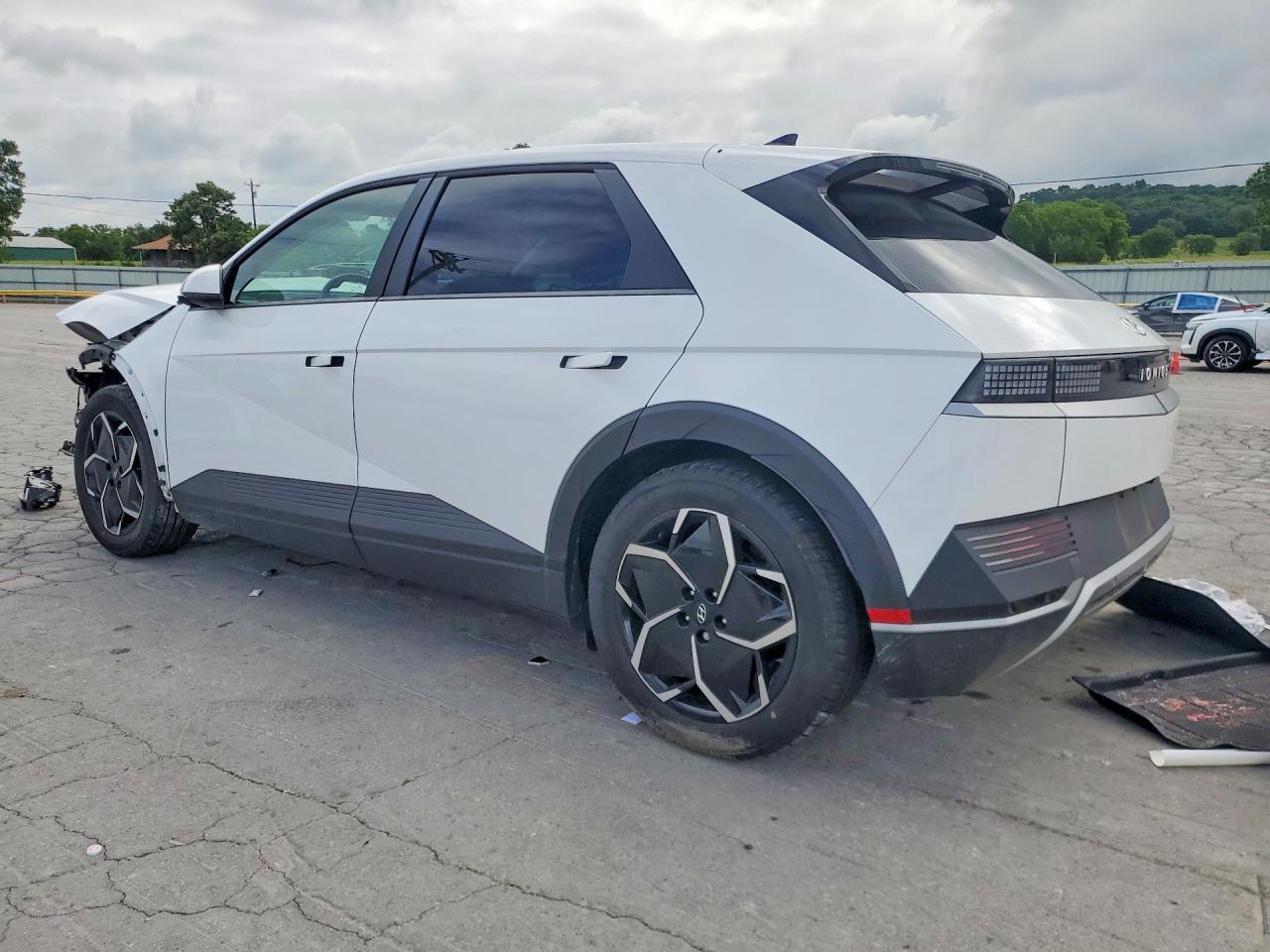 2024 Hyundai Ioniq 5 Se - Image 2