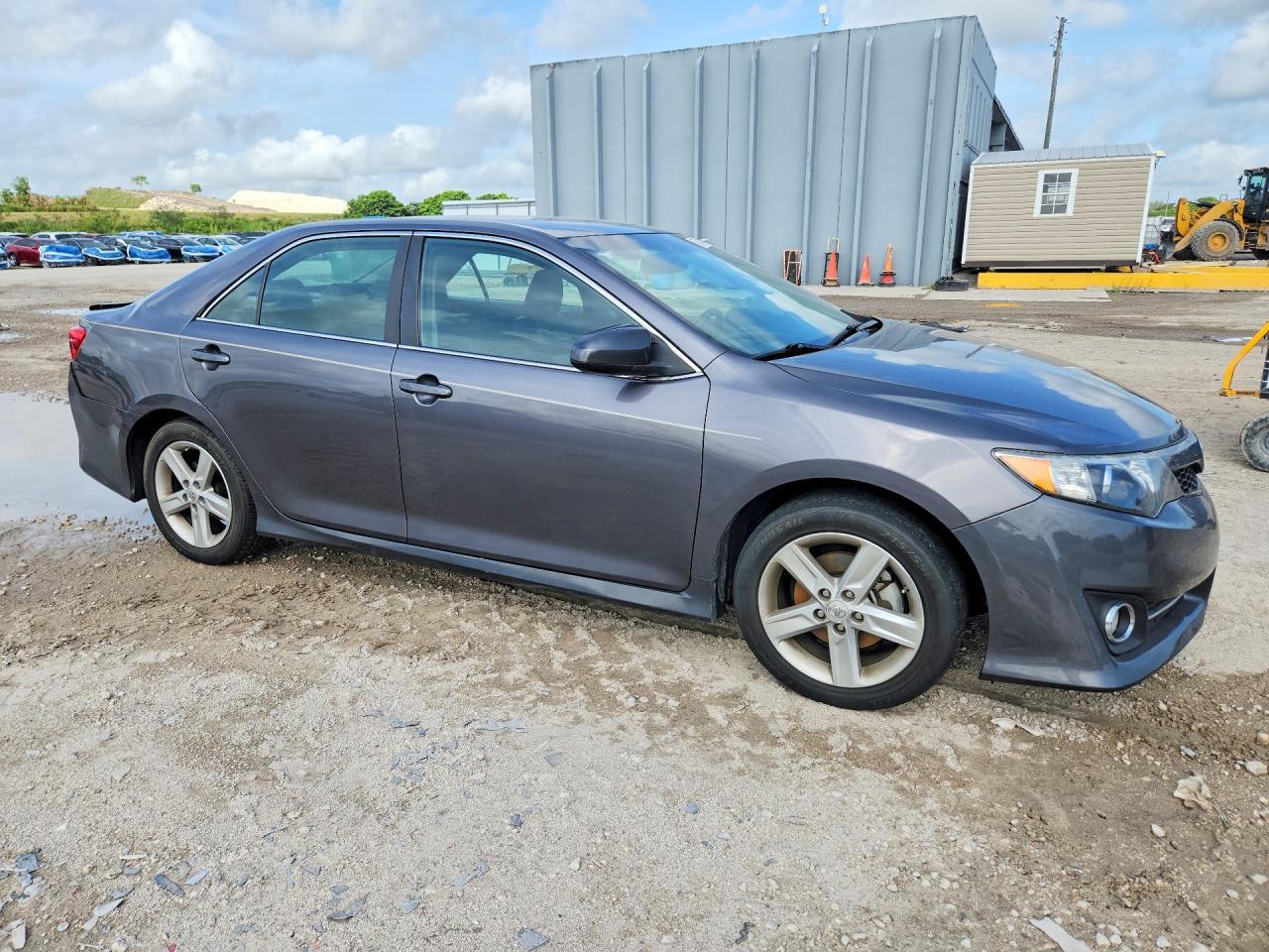 2014 Toyota Camry Se - Фото 4