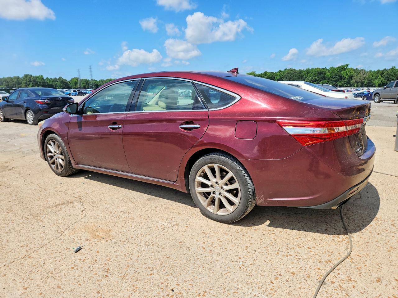 2015 Toyota Avalon Limited - Image 2