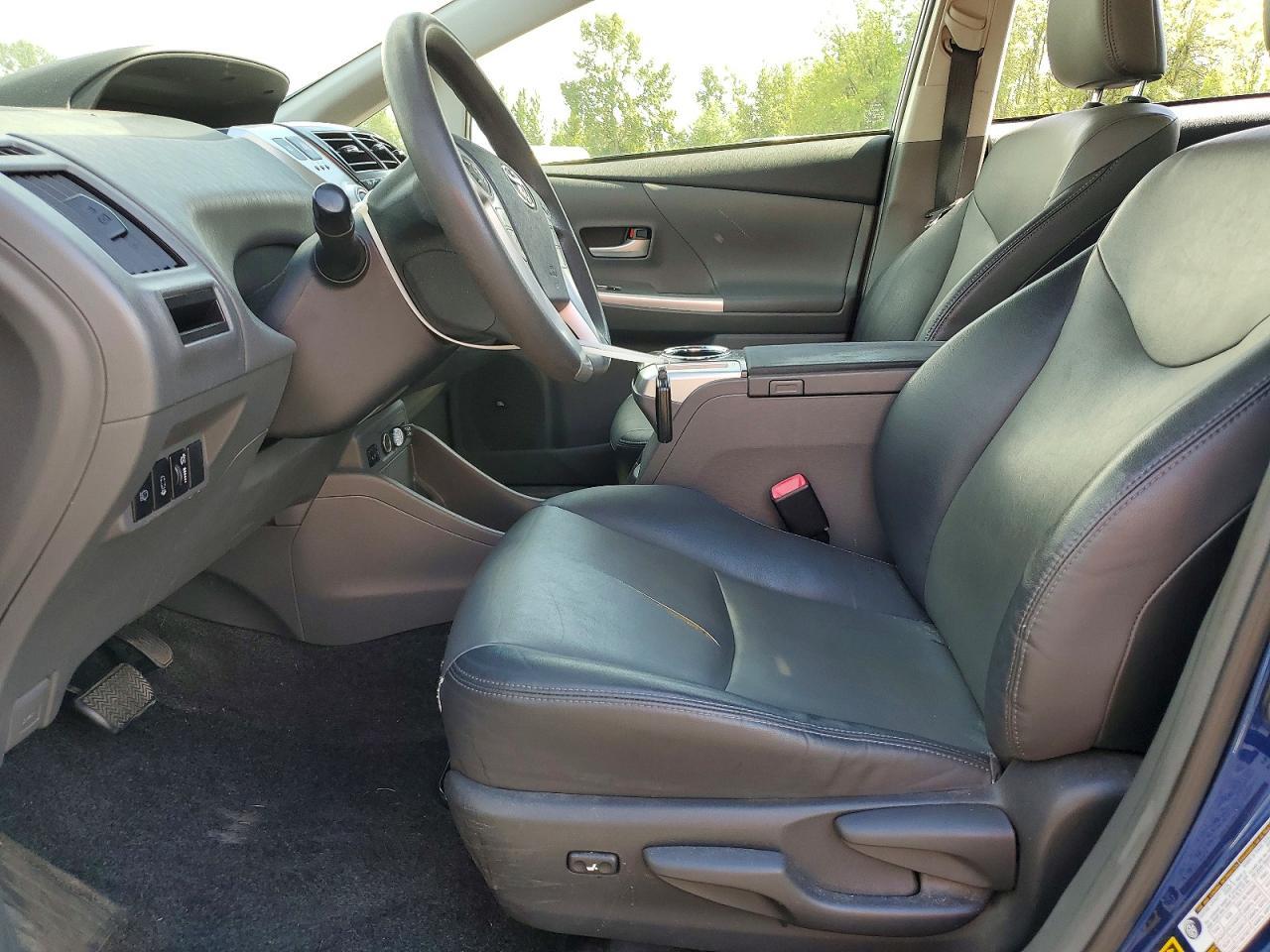 2012 Toyota Prius V Five - Image 7