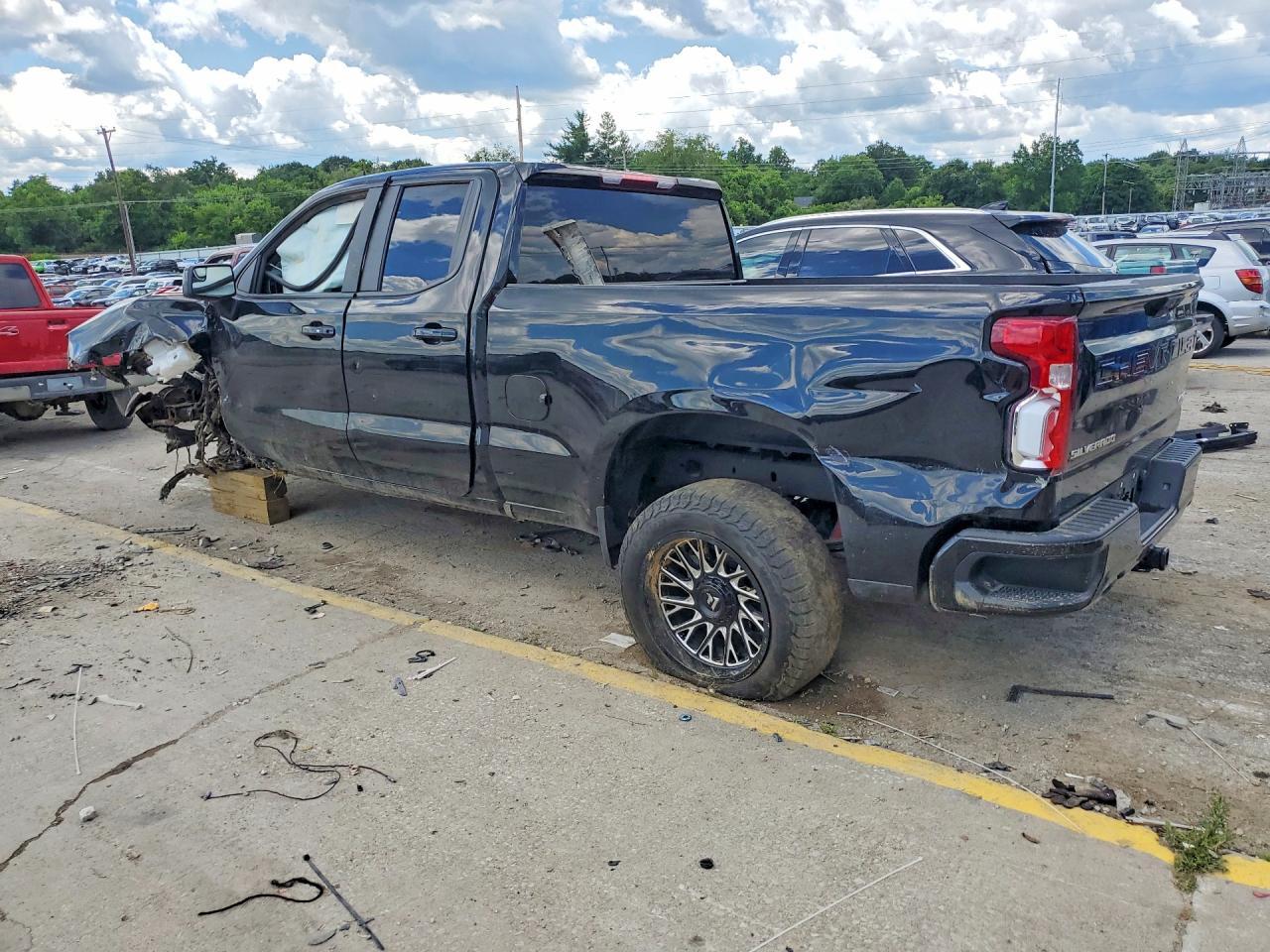 2025 Chevrolet Silverado K1500 Rst - Image 2