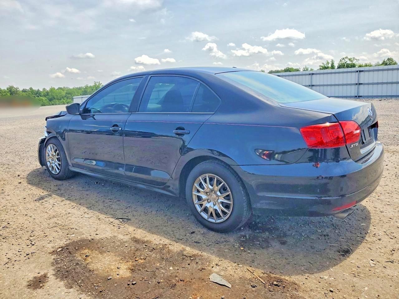 2014 Volkswagen Jetta Base - Фото 2