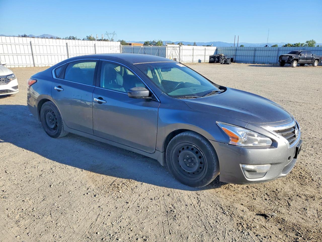 2015 Nissan Altima 2.5 S - Фото 4