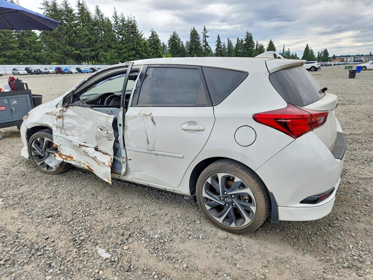 2016 Scion Im Base - Фото 2