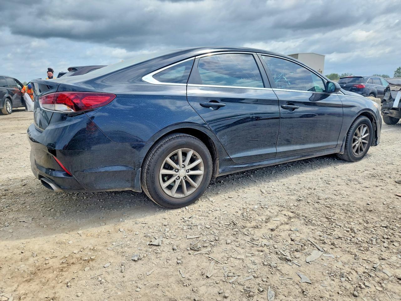 2019 Hyundai Sonata Se - Image 3