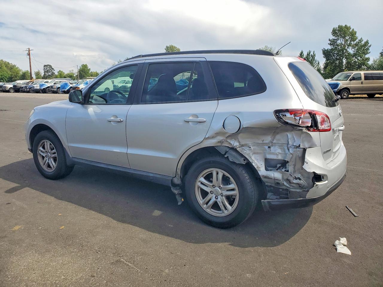 2011 Hyundai Santa Fe Gls - Image 2