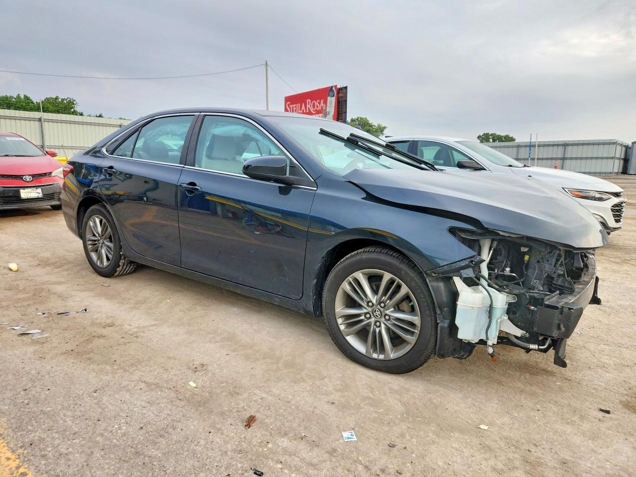 2016 Toyota Camry Se - Image 4