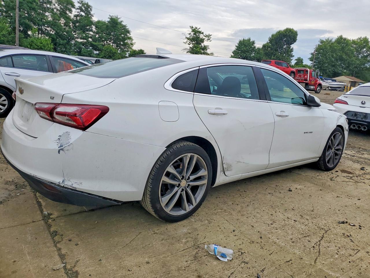 2022 Chevrolet Malibu Lt - Фото 3