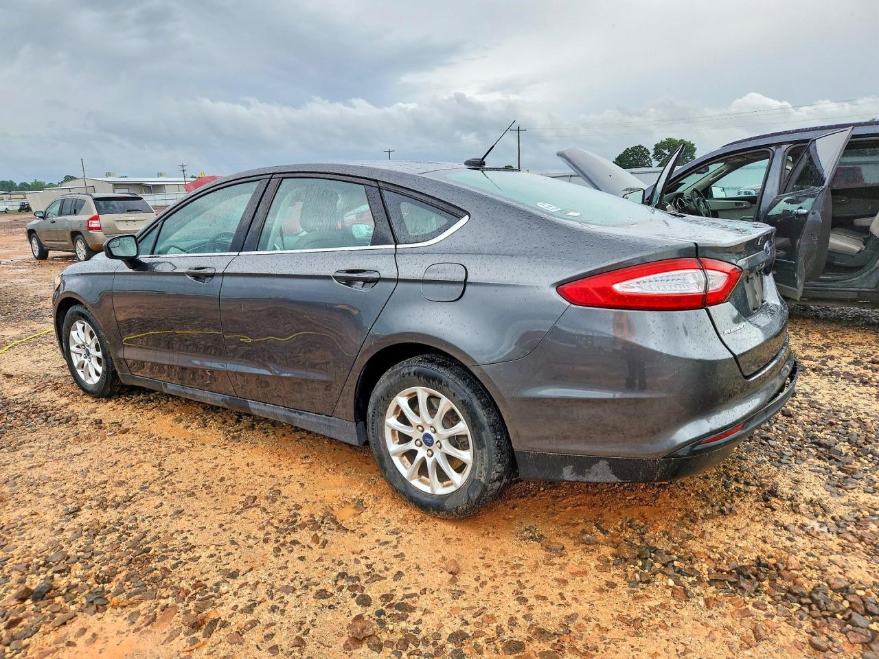 2015 Ford Fusion S - Image 3