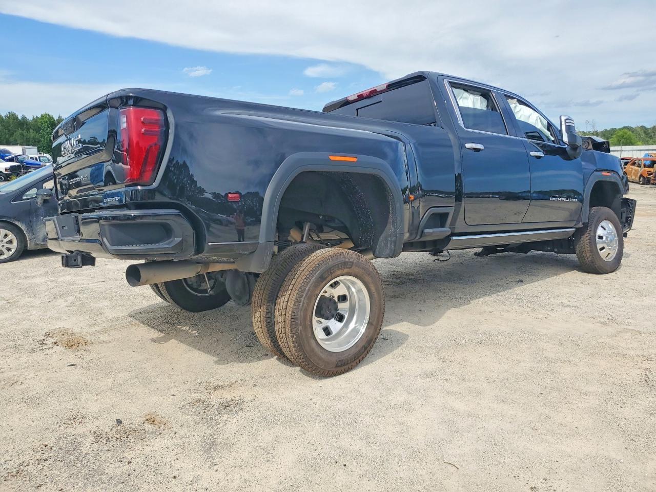 2025 GMC Sierra K3500 Denali Ultimate - Фото 3