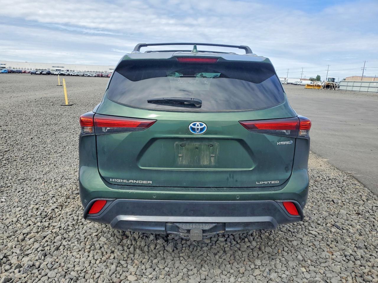 2024 Toyota Highlander Hybrid Limited - Image 6
