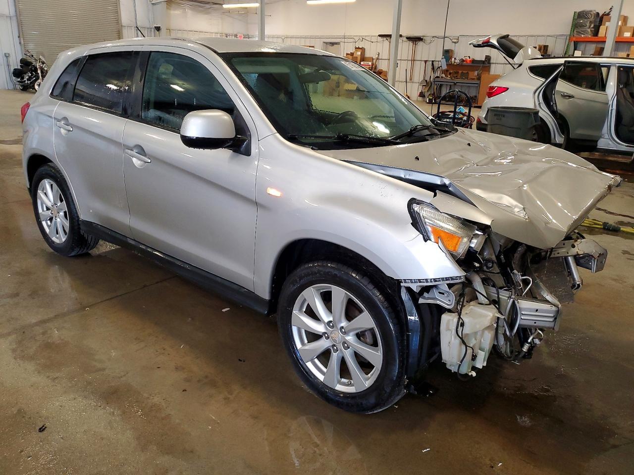 2013 Mitsubishi Outlander Sport Es - Image 4