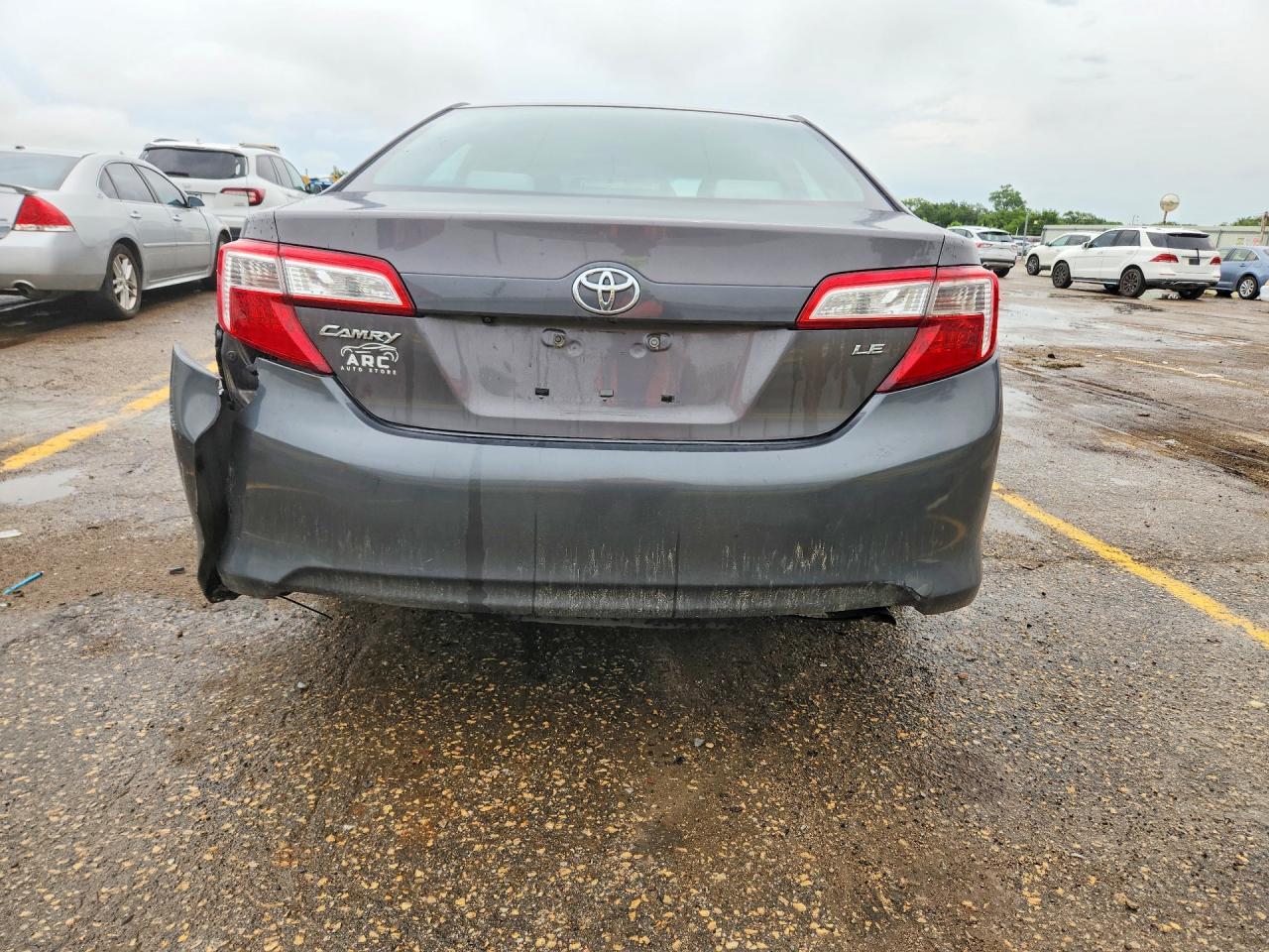 2014 Toyota Camry Le - Фото 6