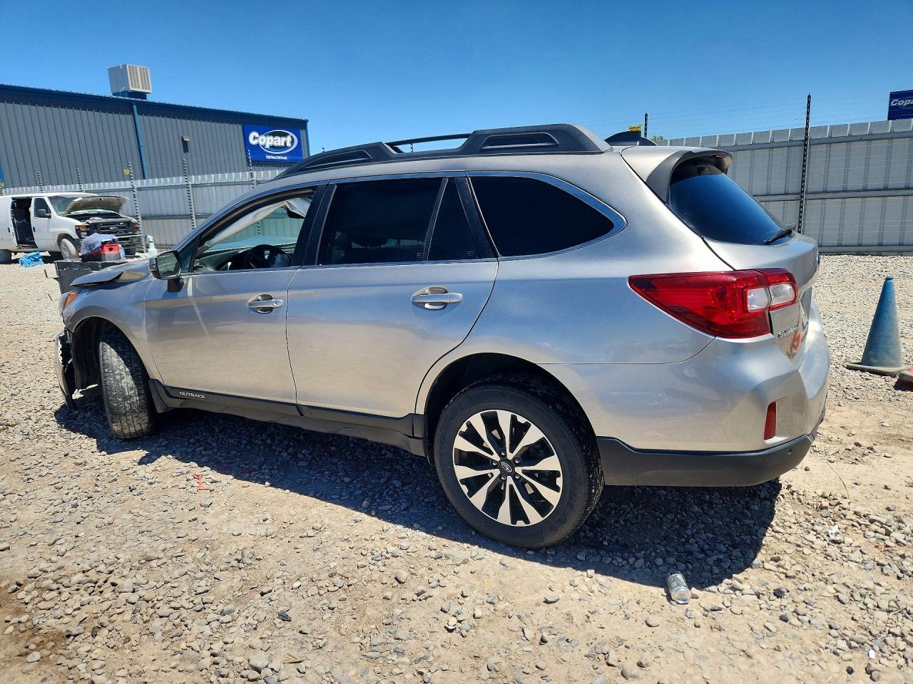 2017 Subaru Outback 3.6R Limited - Фото 2
