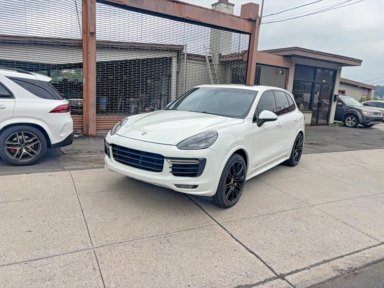 2016 Porsche Cayenne Gts - Image 2