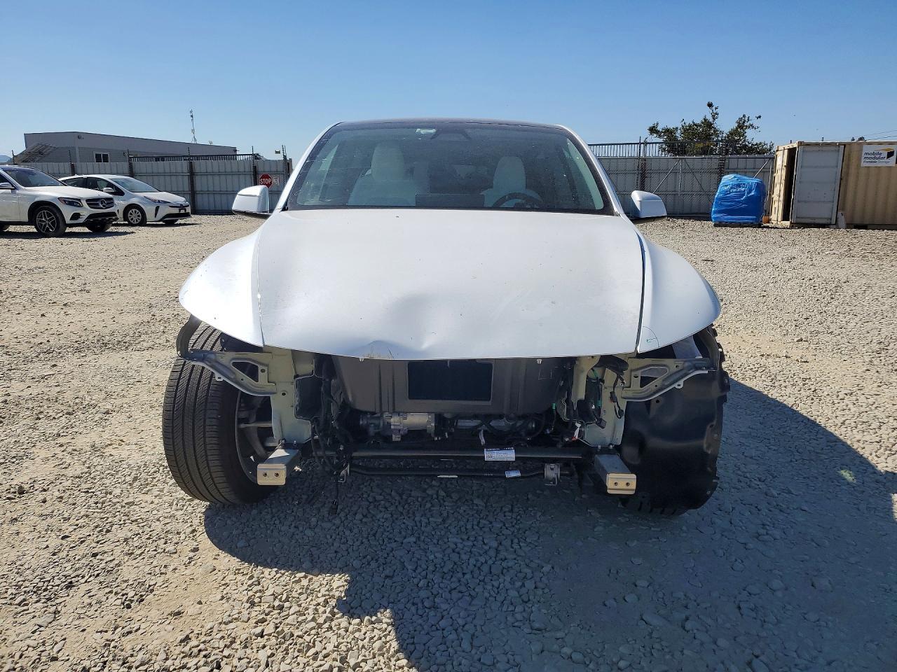 2026 Tesla Model Y - Image 5