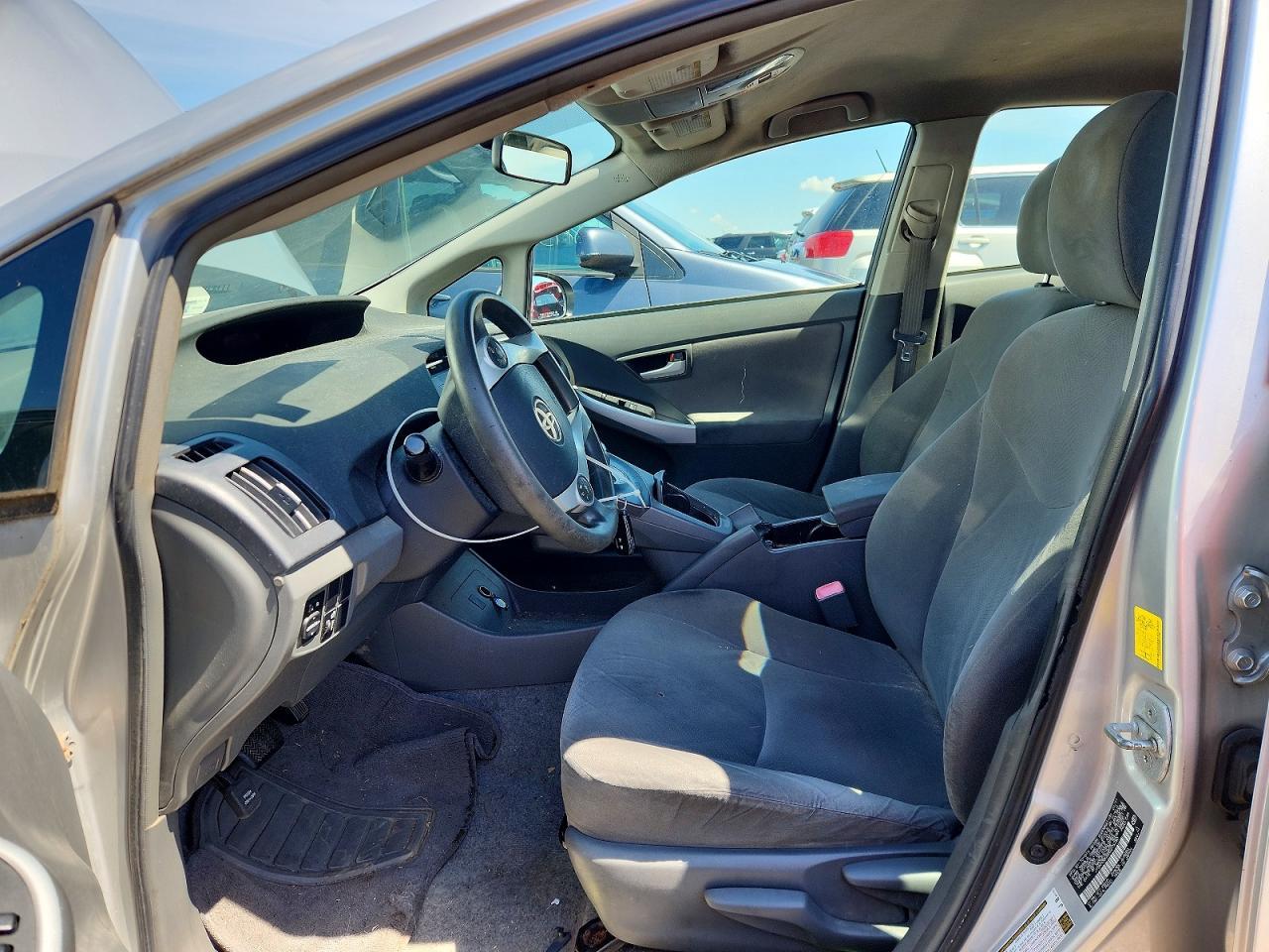 2011 Toyota Prius Two - Фото 7