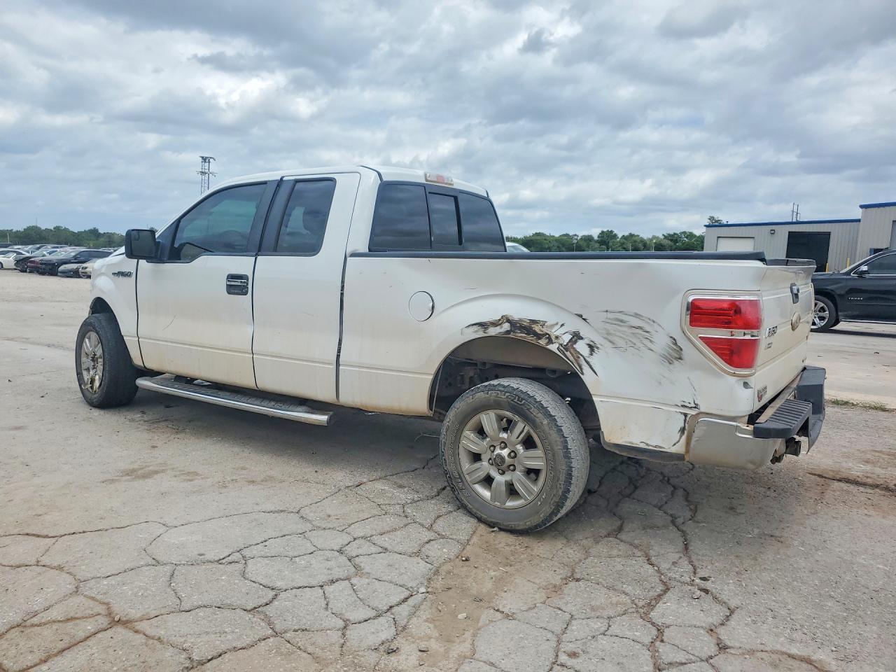 2011 Ford F150 Super Cab - Фото 2