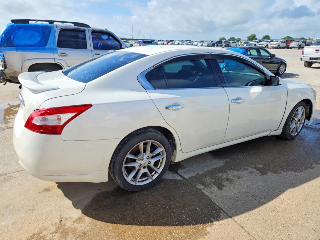 2009 Nissan Maxima 3.5 S - Image 3