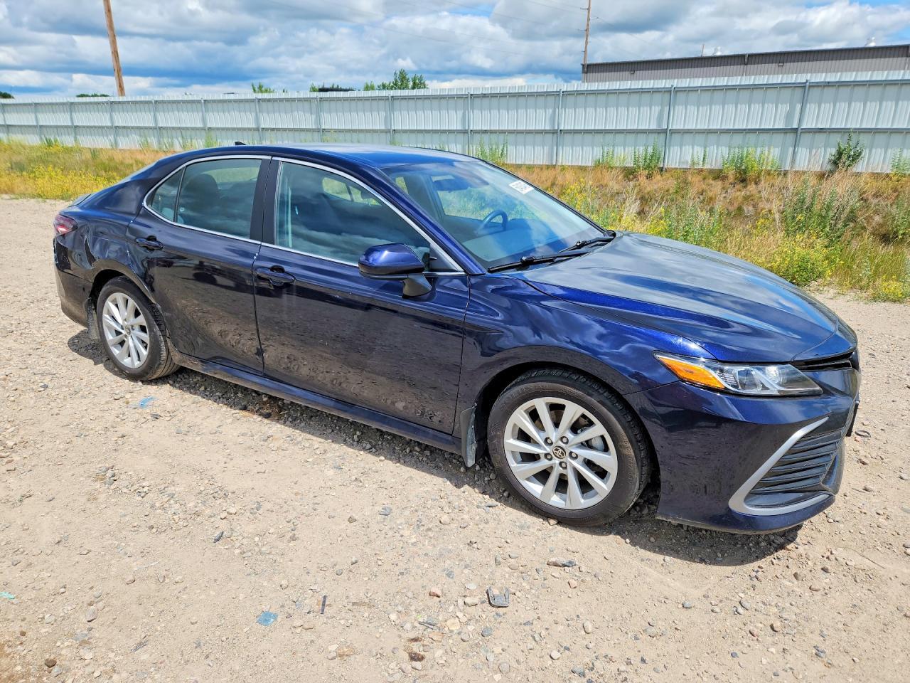 2022 Toyota Camry Le - Фото 4