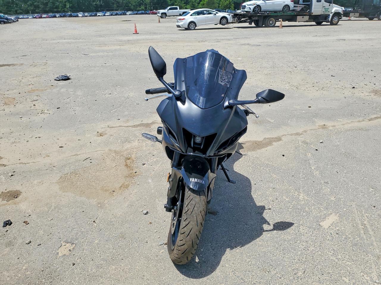 2025 Yamaha Yzfr7 - Фото 2