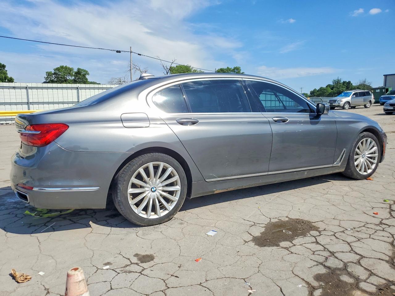 2016 BMW 740 I - Image 3