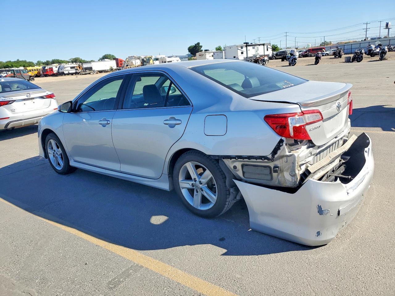 2014 Toyota Camry Se - Фото 2