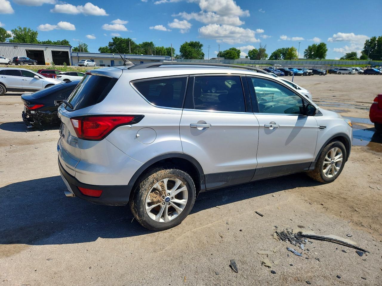 2019 Ford Escape Sel - Фото 3
