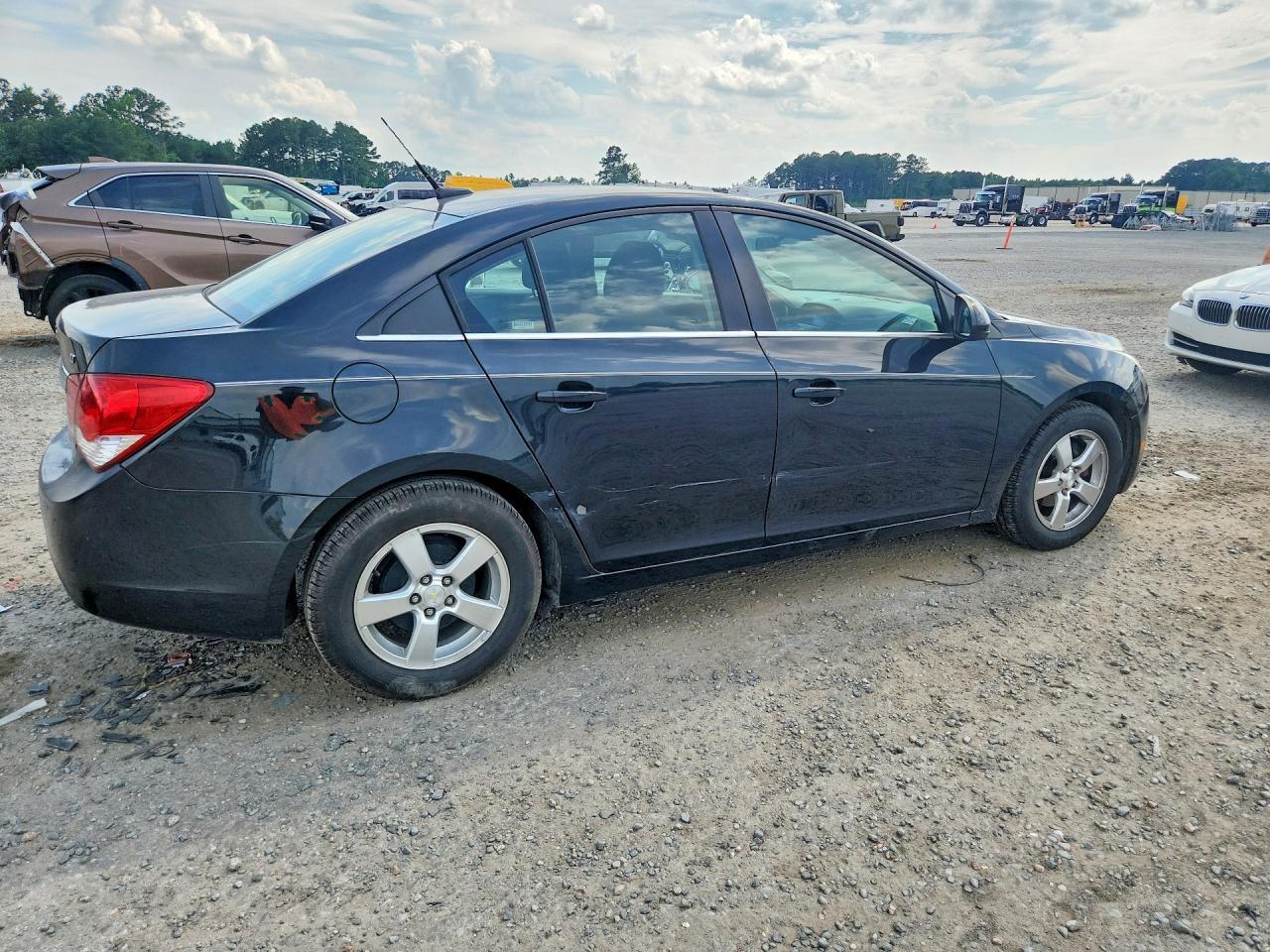 2014 Chevrolet Cruze Lt - Image 3