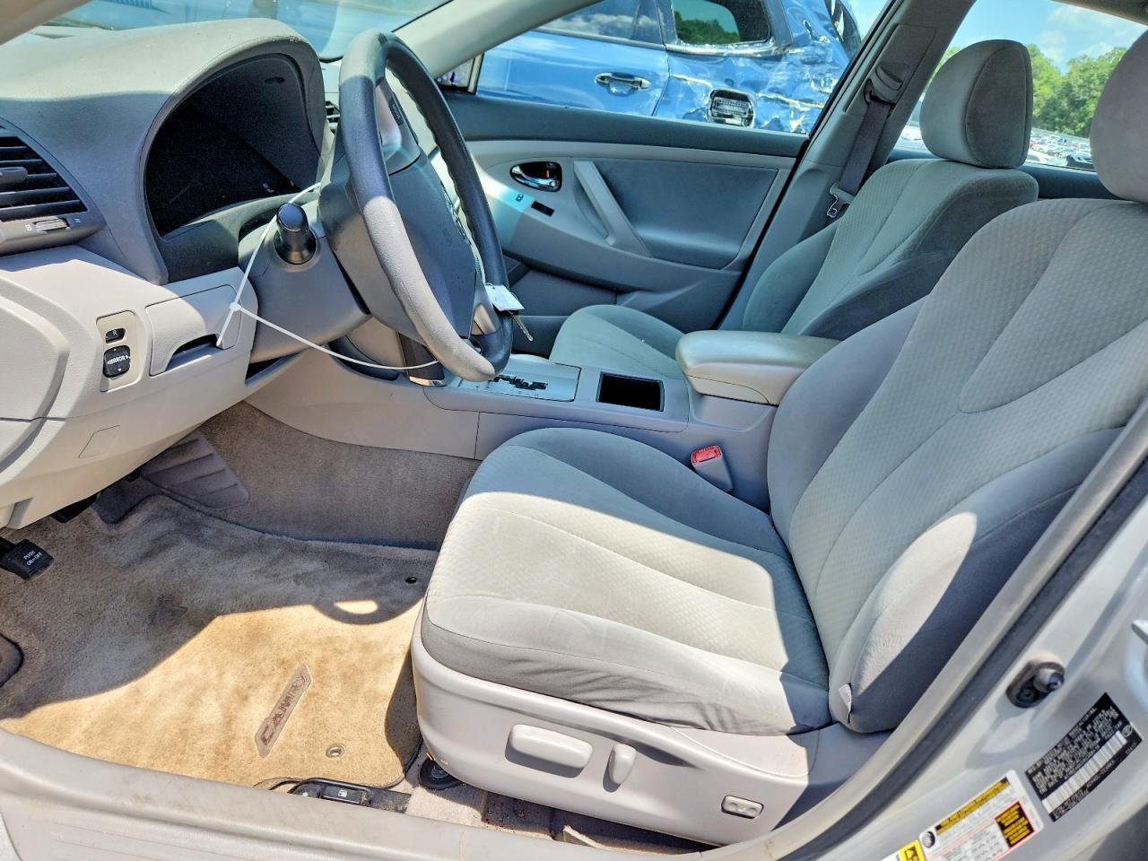 2009 Toyota Camry Le - Image 7