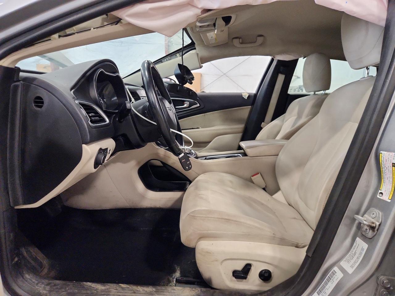 2016 Chrysler 200 Limited - Фото 7