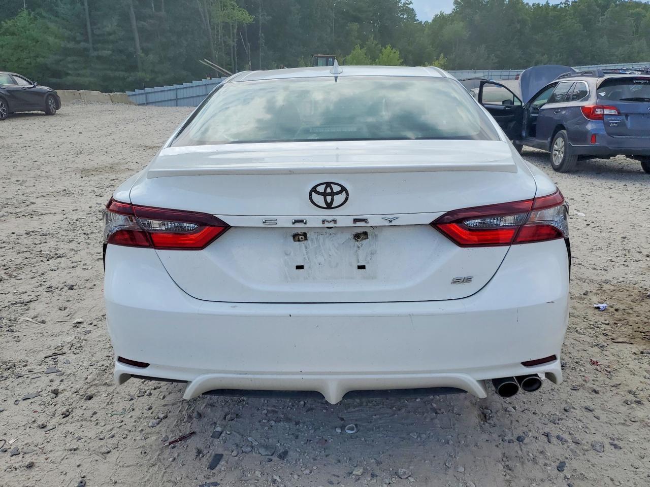 2021 Toyota Camry Se - Image 6