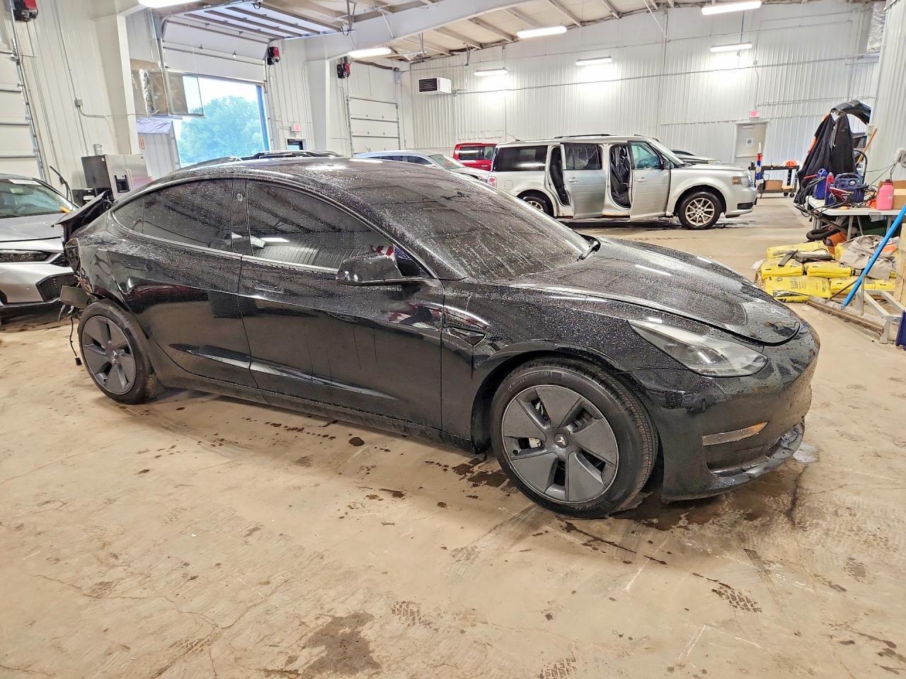 2023 Tesla Model 3 - Image 4