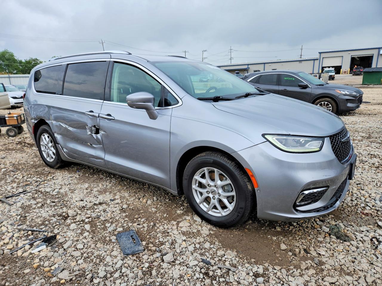 2021 Chrysler Pacifica Touring L - Image 4