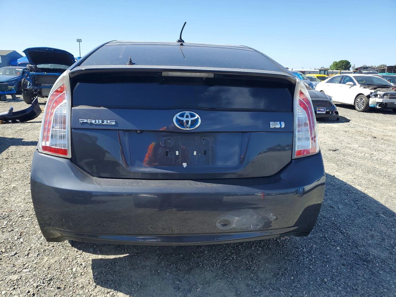 2013 Toyota Prius Five - Image 6