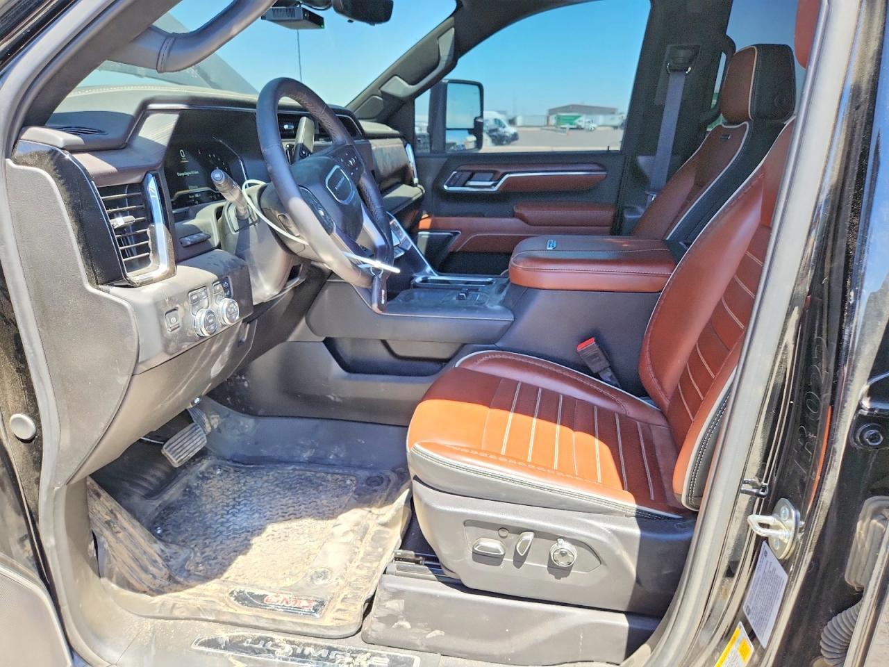 2024 GMC Sierra K3500 Denali Ultimate - Image 7