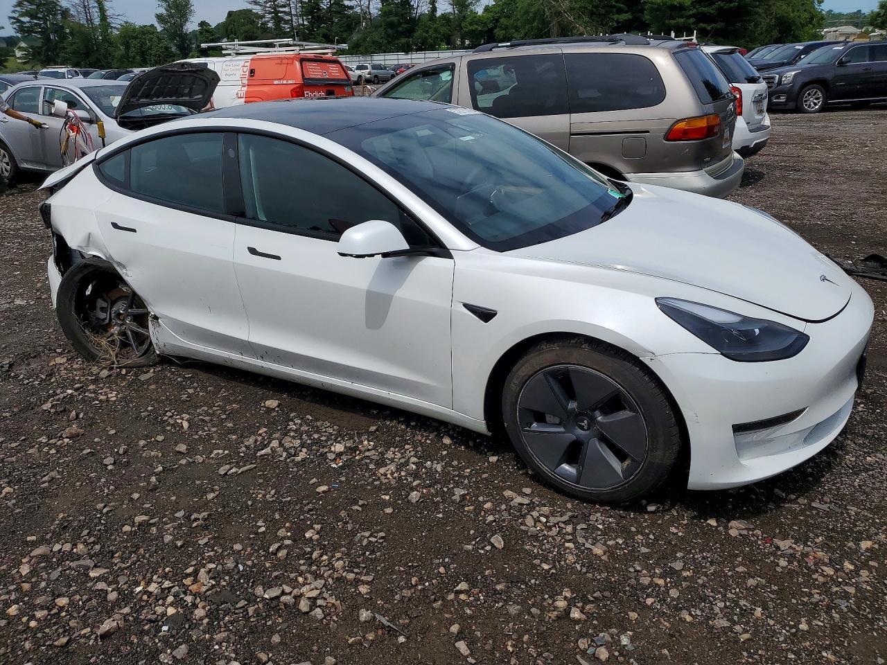 2023 Tesla Model 3 - Фото 4