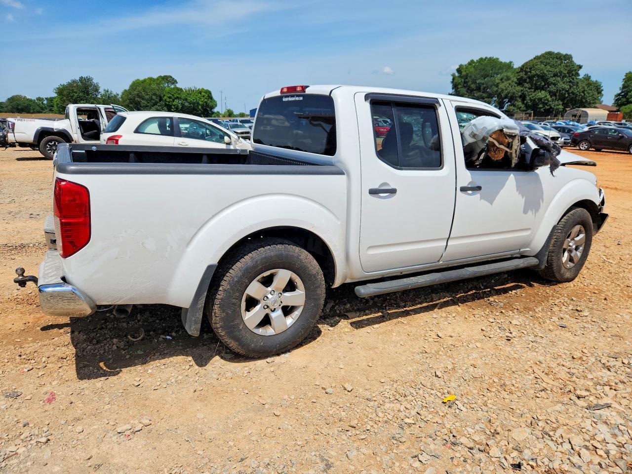2011 Nissan Frontier S - Image 3