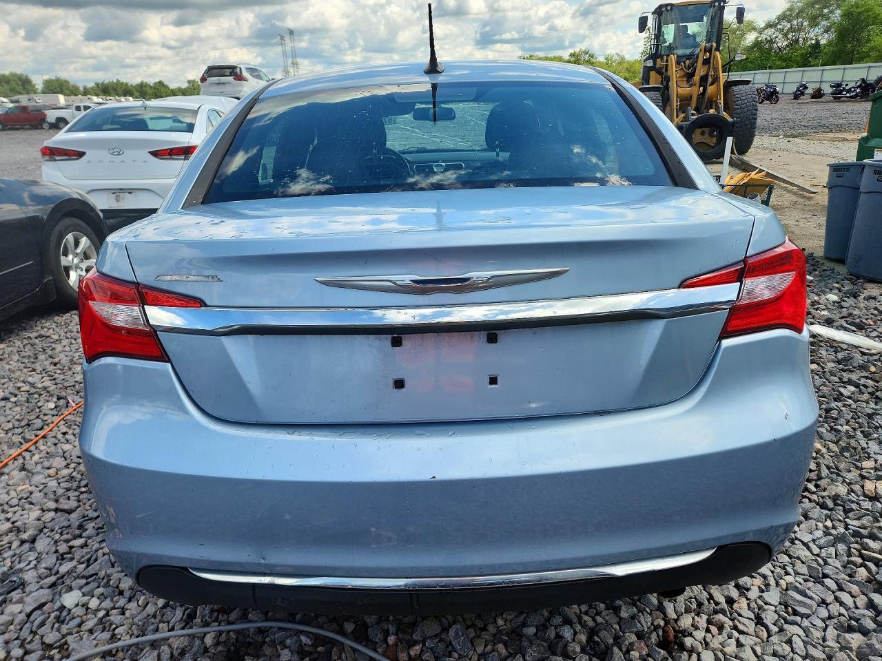 2013 Chrysler 200 Touring - Image 6
