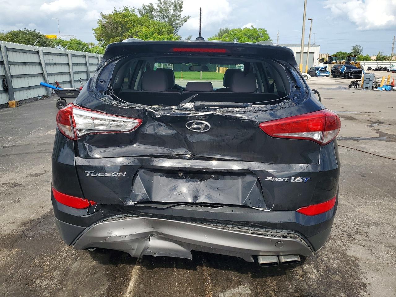 2016 Hyundai Tucson Sport - Image 6
