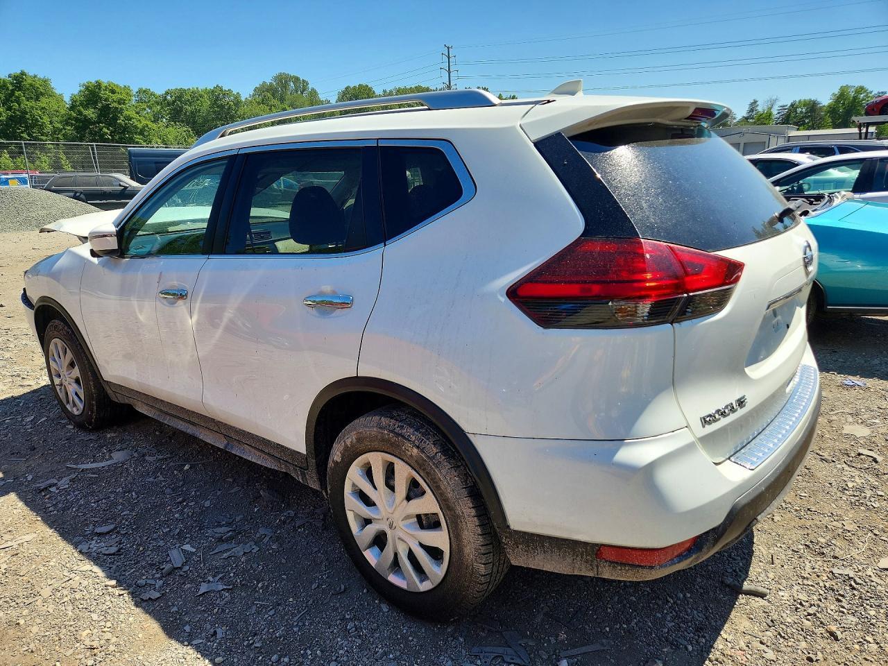 2017 Nissan Rogue S - Фото 2