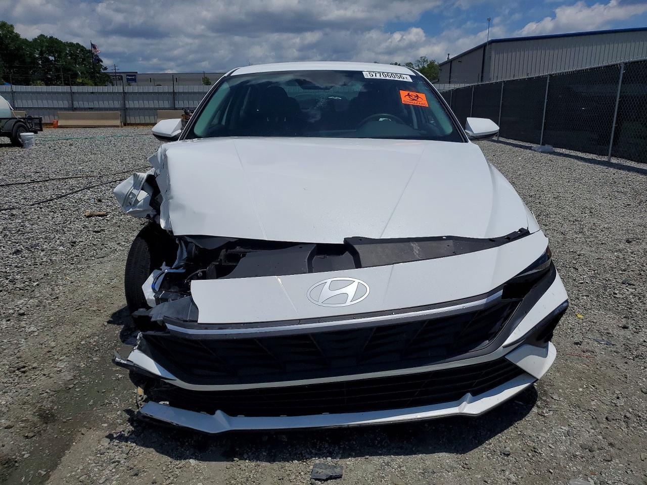 2025 Hyundai Elantra Se - Фото 5
