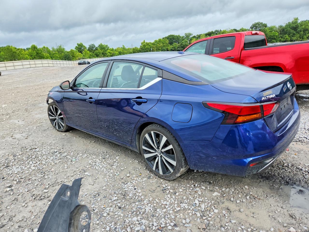 2022 Nissan Altima Sr - Фото 2