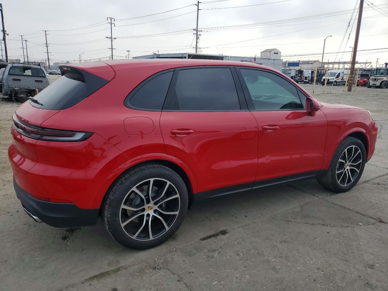 2024 Porsche Cayenne - Image 3