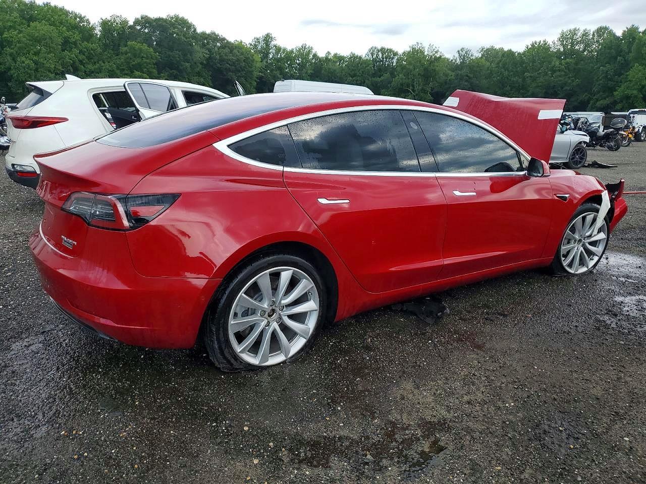 2018 Tesla Model 3 - Фото 3