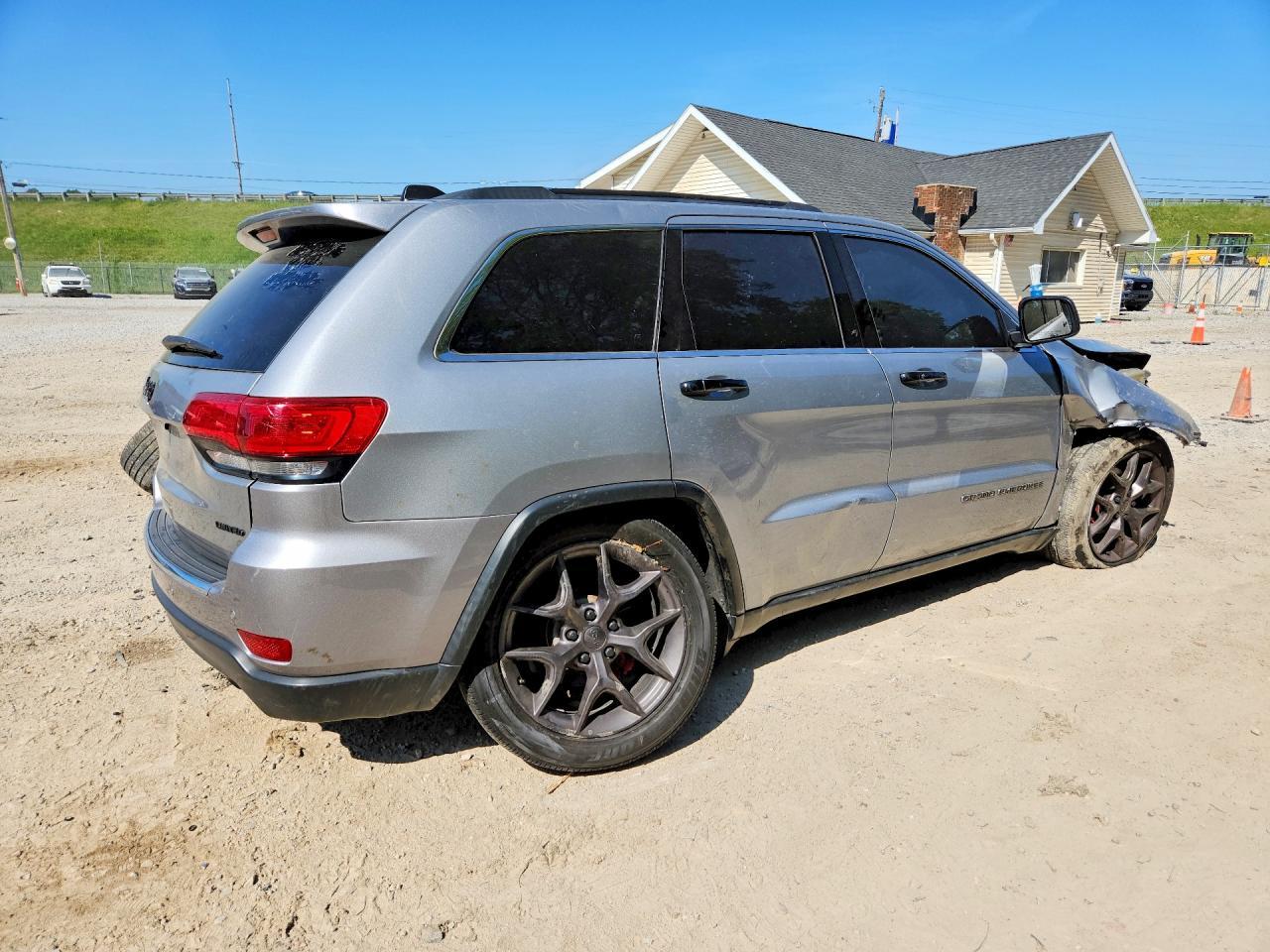 2017 Jeep Grand Cherokee Limited - Image 3