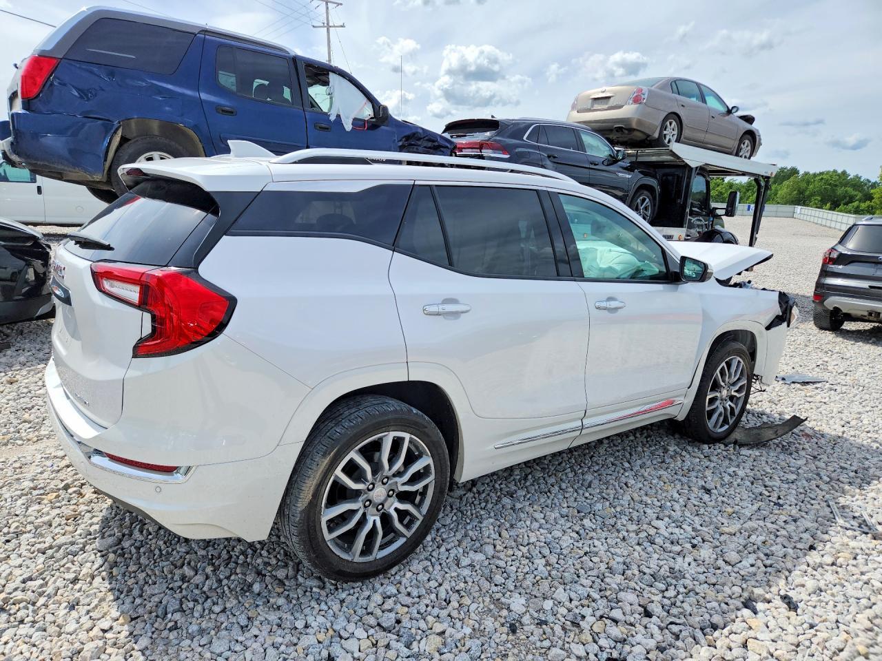 2024 GMC Terrain Denali - Фото 3