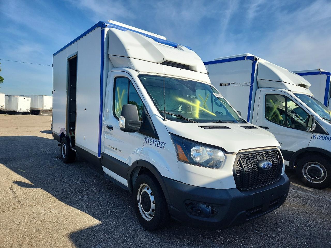 2022 Ford Transit Delivery Truck - Фото 4